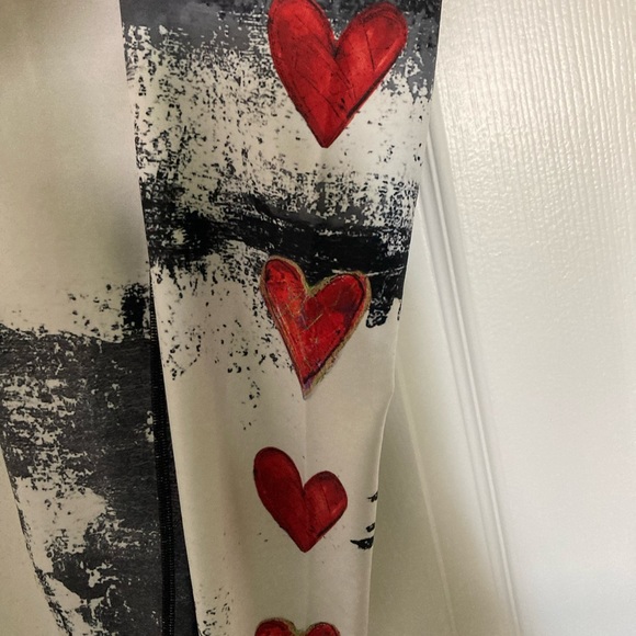 Debbie Dannheisser Black & White w/ Red Hearts High Waist Leggings, Sz L - Picture 6 of 10